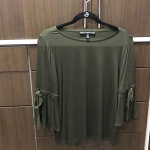 Army green green 3/4 sleeve shirt w ties.